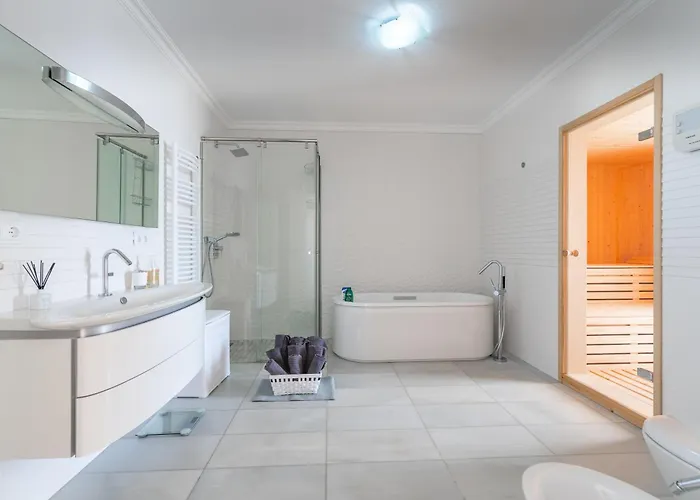 Gran Piscina Hidromasaje Playa Privada Y Sauna فيلة *