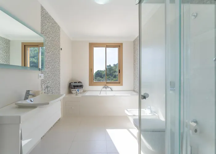 Gran Piscina Hidromasaje Playa Privada Y Sauna فيلة توسا ذي مار