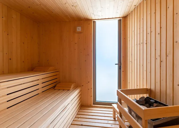Gran Piscina Hidromasaje Playa Privada Y Sauna فيلة