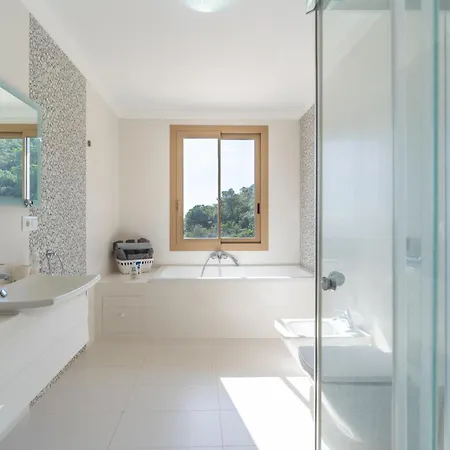 Gran Piscina Hidromasaje Playa Privada Y Sauna Willa Tossa de Mar